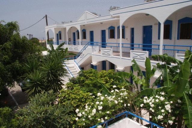 Garden Hotel Пастида Экстерьер фото