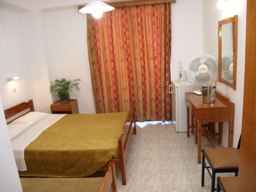 Garden Hotel Пастида Экстерьер фото